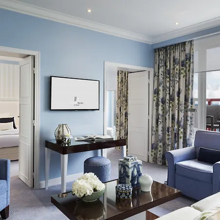 Hotell Barriere L'hermitage 5*