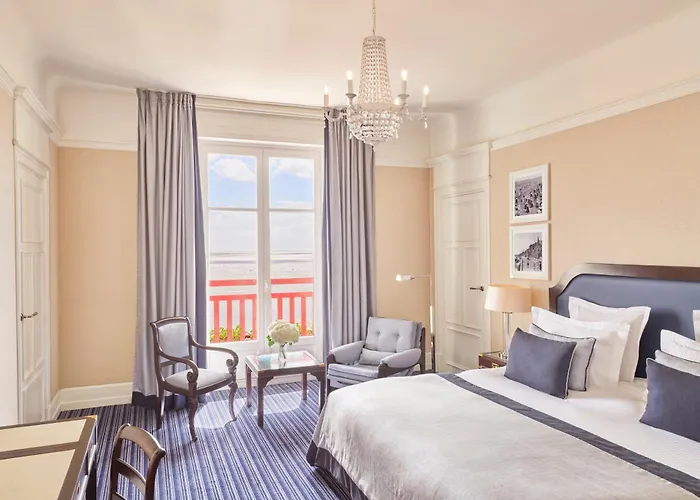 Barriere L'hermitage Hotell 5*