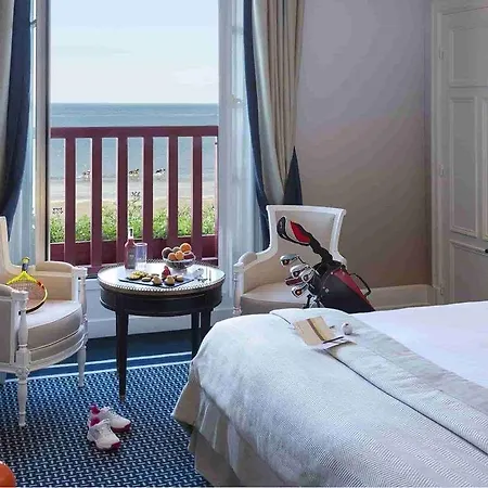 Barriere L'hermitage 5*