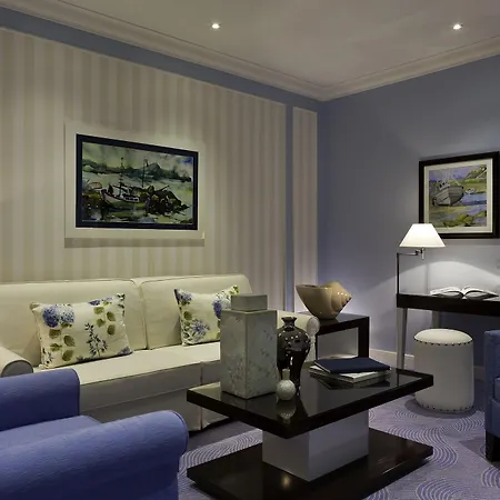 ホテル Barriere L'hermitage La Baule