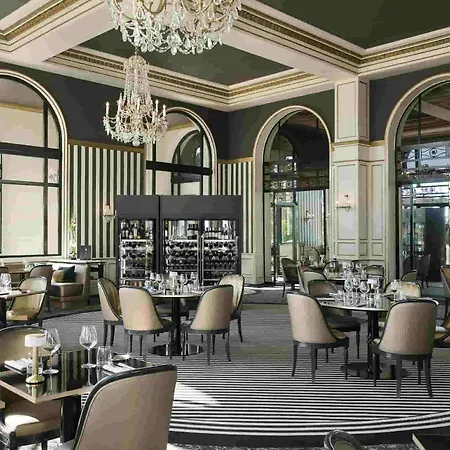 ホテル Barriere L'hermitage La Baule