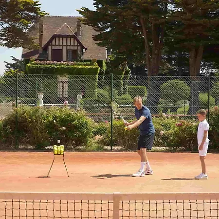 ホテル Barriere L'hermitage