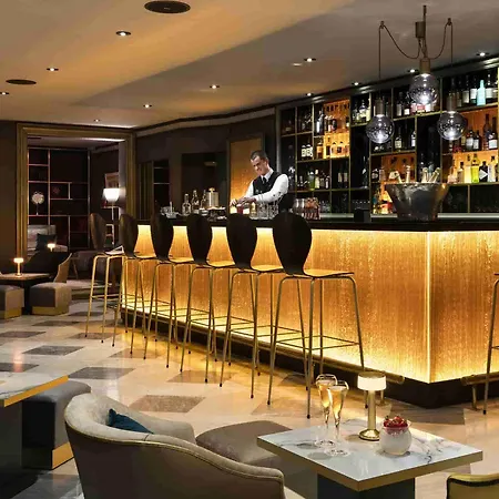 Barriere L'hermitage ホテル