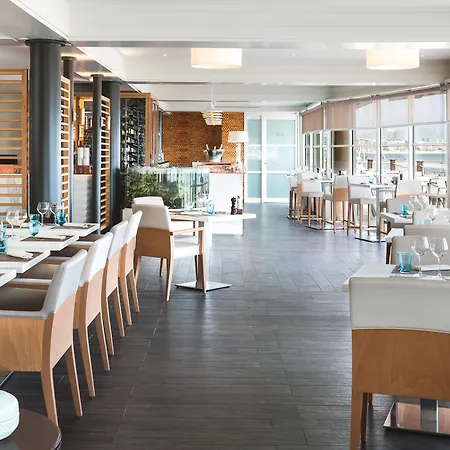 ホテル Barriere L'hermitage La Baule