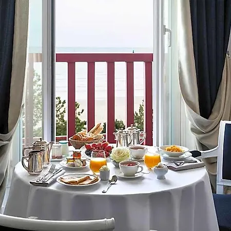 Barriere L'hermitage Otel