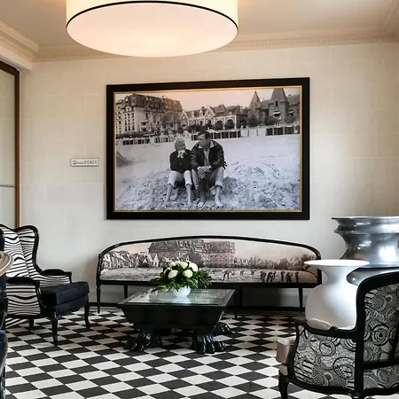 Barriere L'hermitage 5*