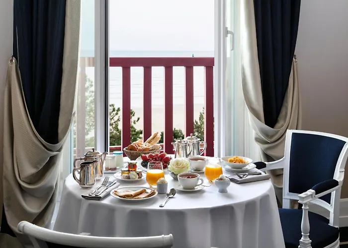 Barriere L'hermitage Hotel